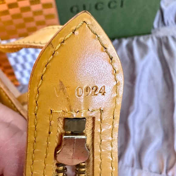 Auth LV Epi Saint Jacques Shoulder Bag - Picture 9 of 12